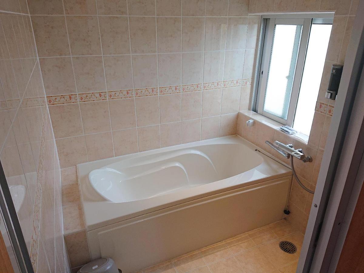 Kaeruya Apartment Накиджин Екстериор снимка